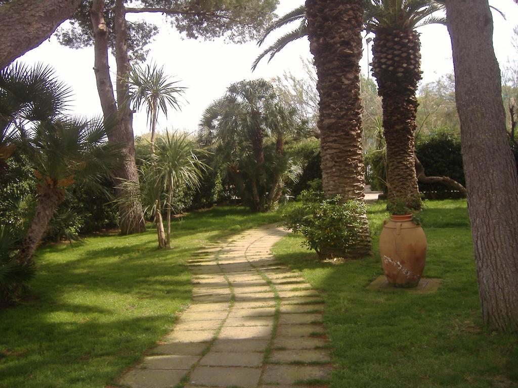 Ecoresort Le Sirene - Caroli Hotels Gallipoli Exterior photo